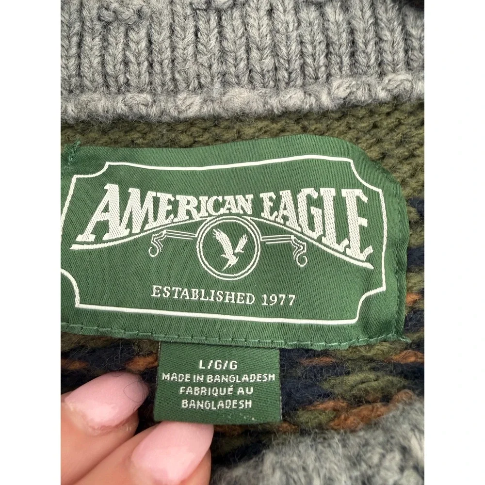 American Eagle Mens Grey Fair Isle Crewneck Sweater Size Large Knit Pullover